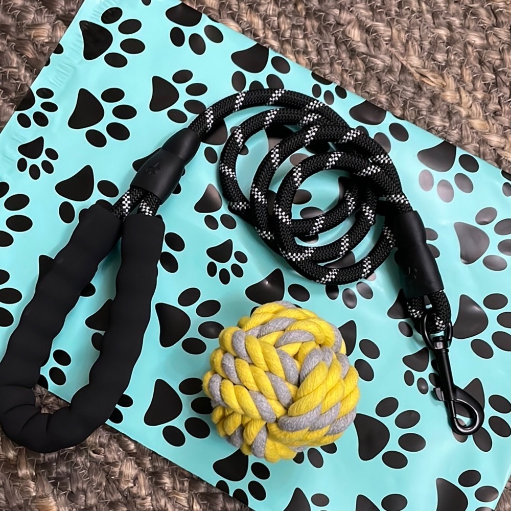 Brand New 🆕 Rope Leash & Durable Rope Chew Toy🐾💓🦴 Pet Pack